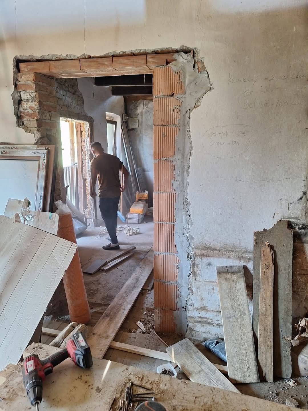 Executam renovări și consolidar case vechi