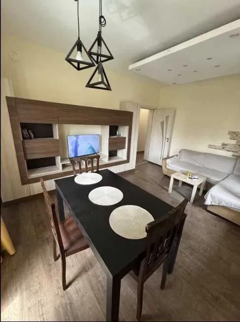 Двустаен апартамент, под наем, ЖП Гара