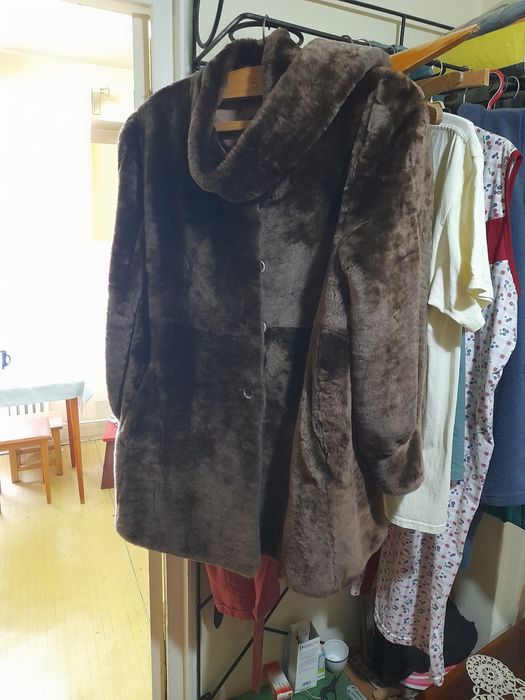 Vand haina de piele si blana