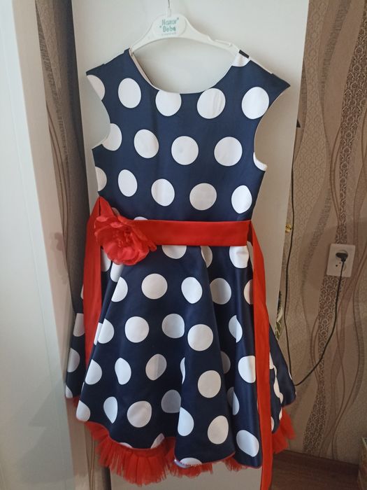 Продам платье в горошек