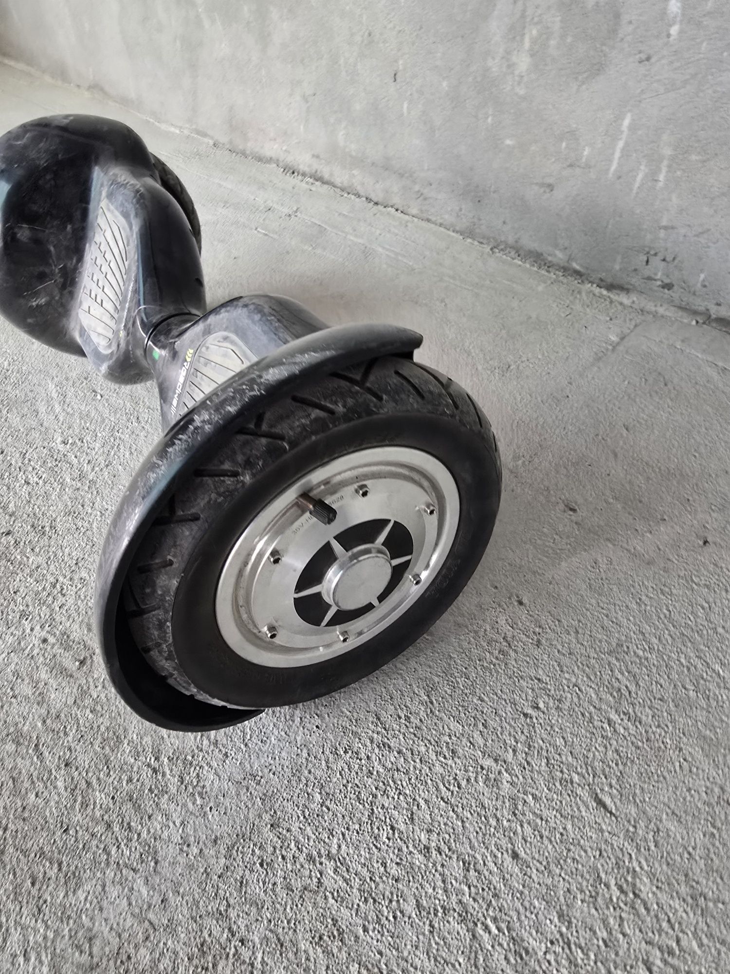 Giroskuter sotiladi