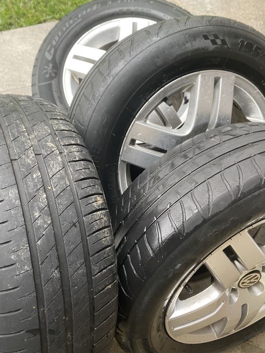 Vand roți pe 15 cauciuti de vara