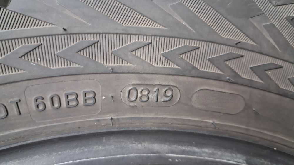 Vand 3 anvelope Nokian Weatherproof de iarna 215 65 16 an 2019