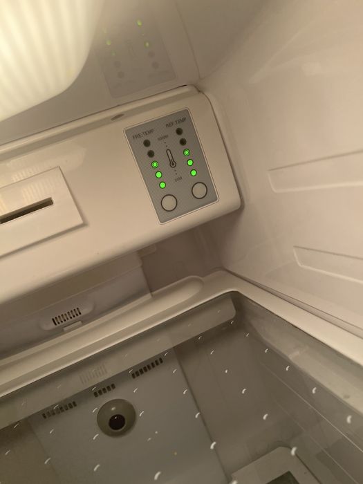 Холодильник Samsung RS20NCL5/BWT