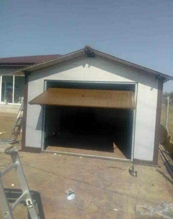 Am de vânzare  garaje demontabile diferite dimensiuni