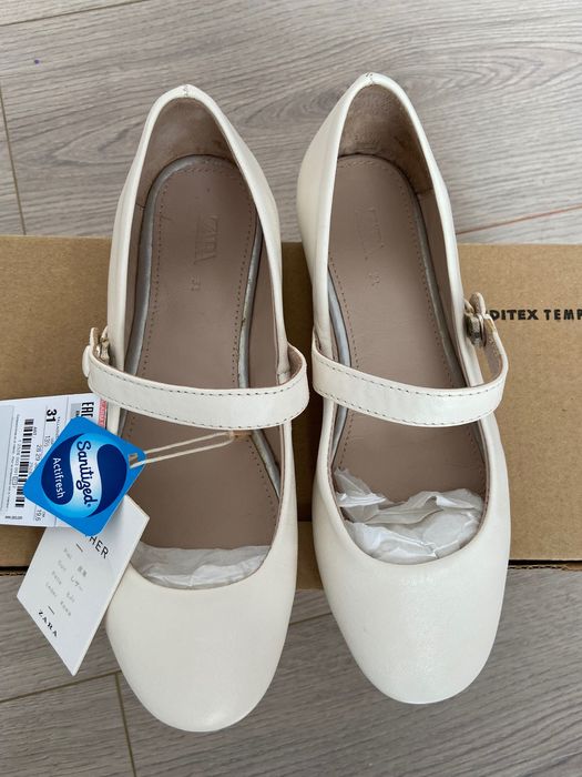 Vand pantofiori de piele Zara