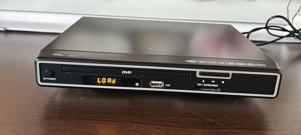 Стерео касетофон, усилвател, видеа, ресийвър, DVD и др.