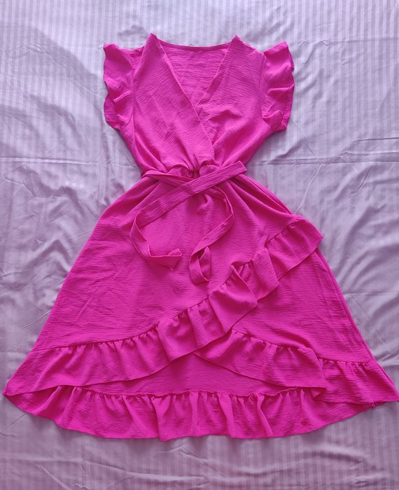 Rochie roz de vara, lejera, cu volane