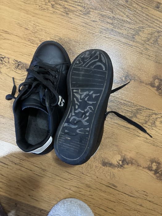 Дамски сникърси Карл Легерфелд и маратонки Reebok