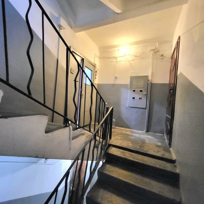 Продам трехкомнатную квартиру в районе Зиг-заг