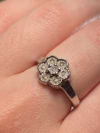 Продается кольцо с 6 бриллиантами