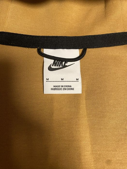 Nike tech fleece nisipiu marimea M