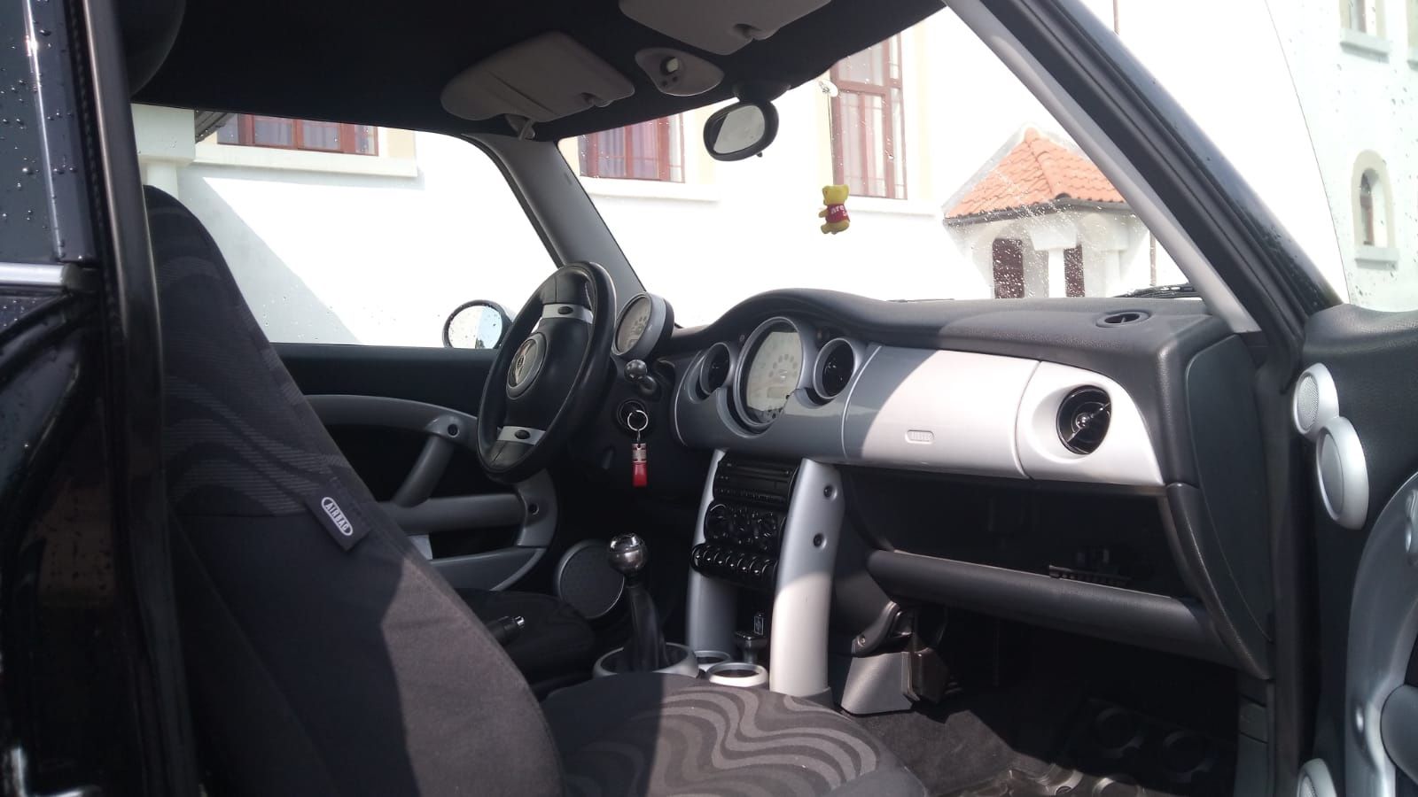 Mini Cooper 1.6 benzină