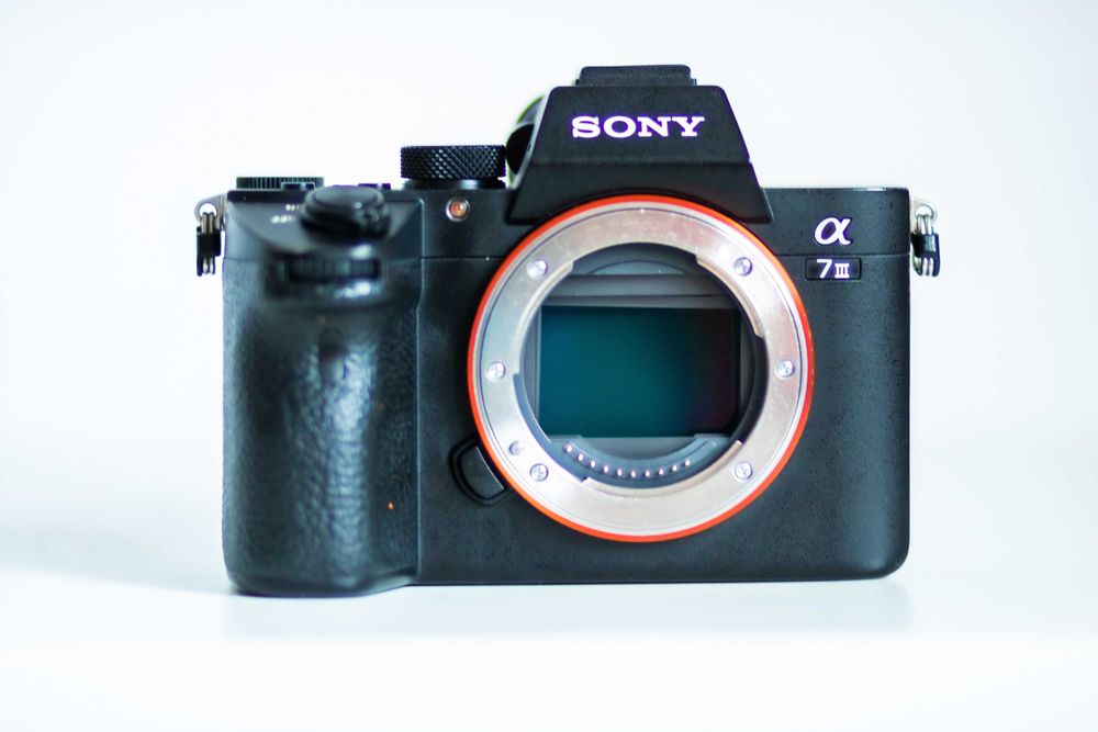 Vand/Schimb SONY a7III mk3, folosit insa doar 8 mii de cadre