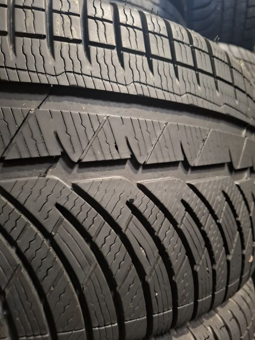 255 40 18 anvelope iarna bmw seria 3 f30 Mercedes c cls cl w124