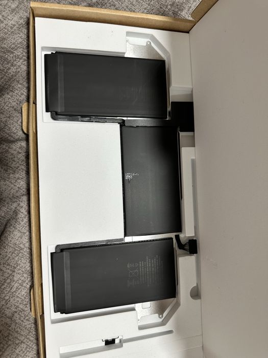 Vand baterii pentru MacBook 13” 2015-2020