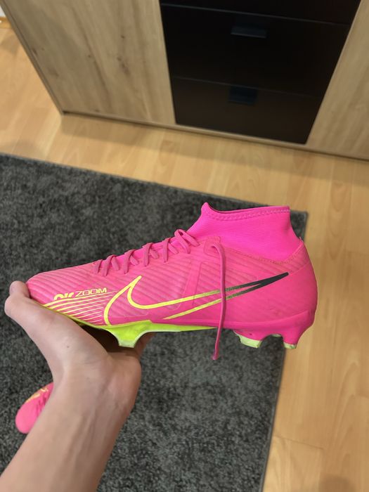 Футболни обувки