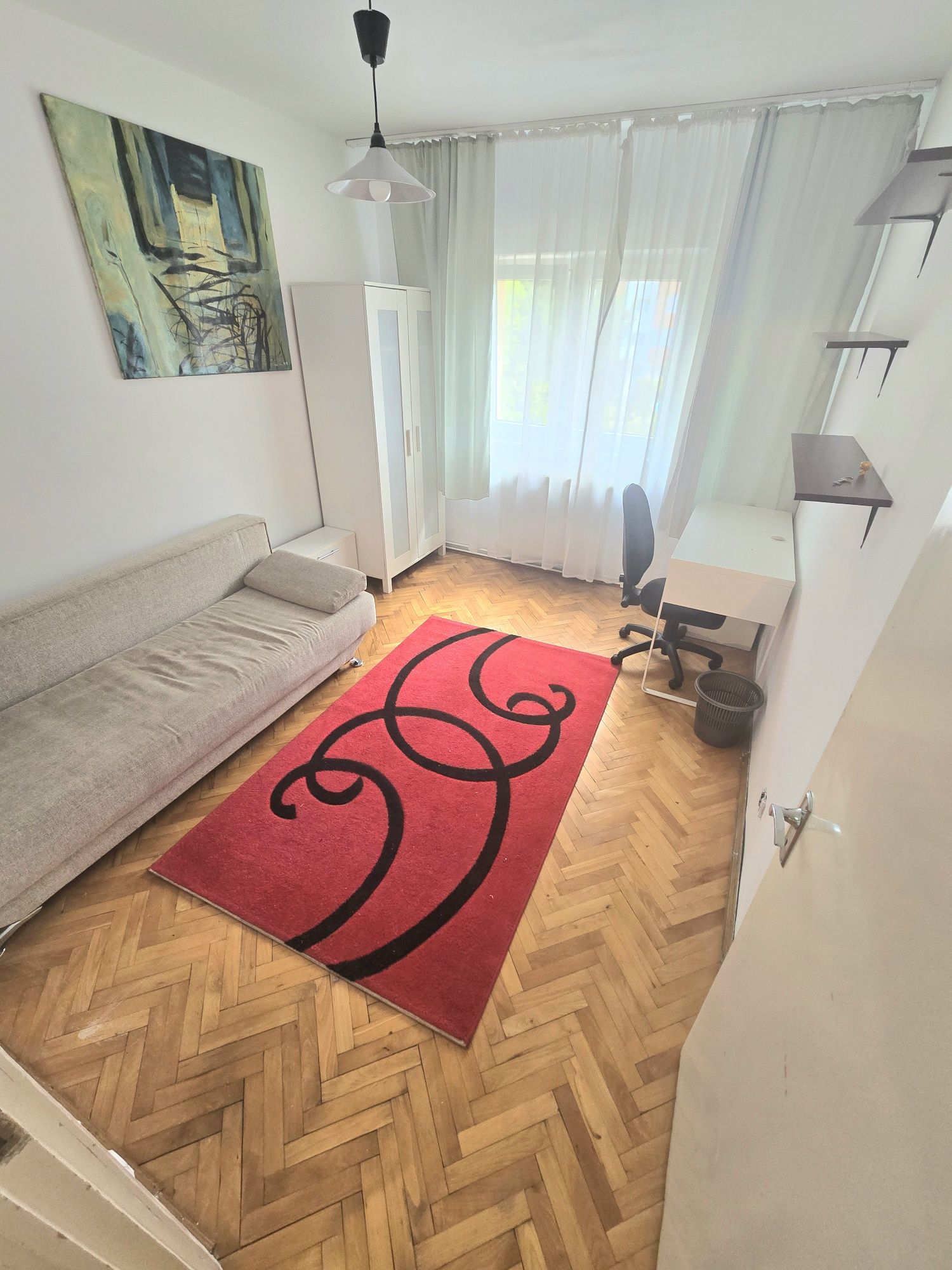 Apartament 3 camere Zorilor, etaj 2,  68 mp, 2 bai , CT