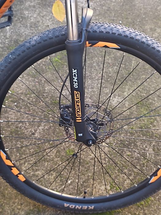 Планински велосипед 29 "