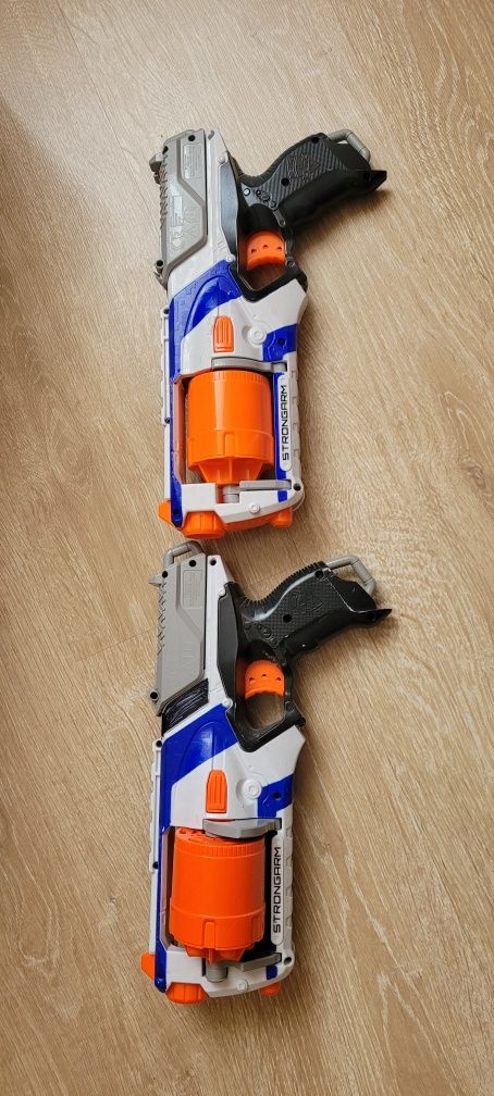 Vand 2 pistoale nerf