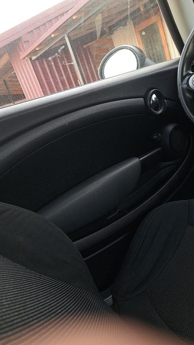 Vând urgent mașină Mini Cooper