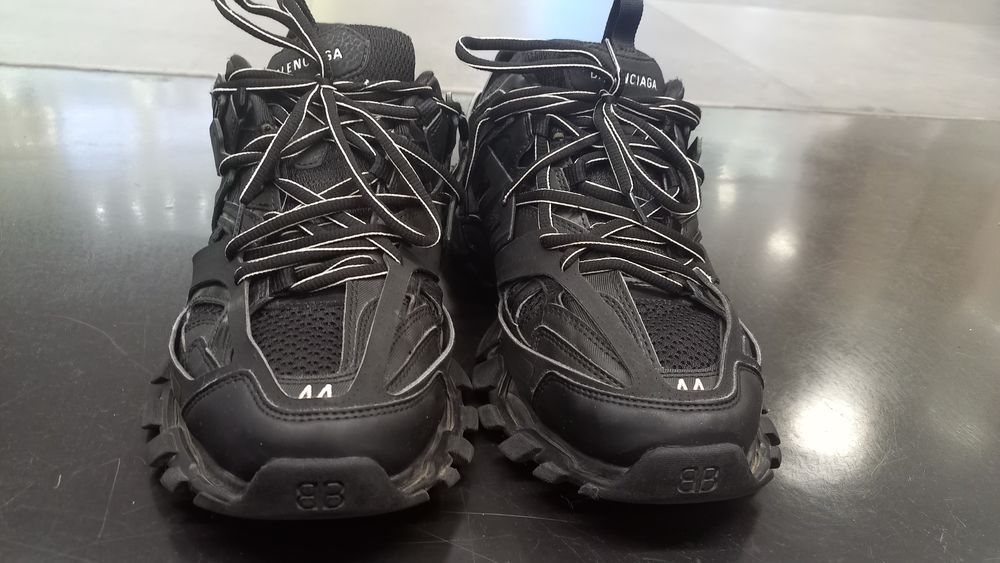 balenciaga track led