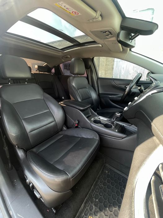 Malibu 2 avtomobili sotiladi !