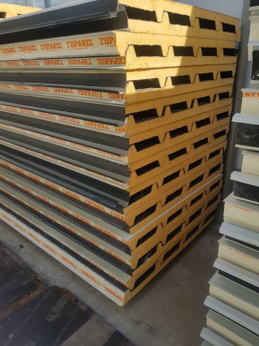 Vand Panouri Sandwich Perete si Acoperis