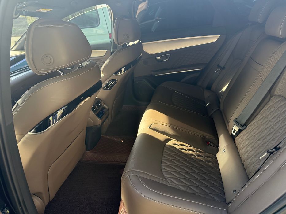 Turist VIP Taxi  Byd Han