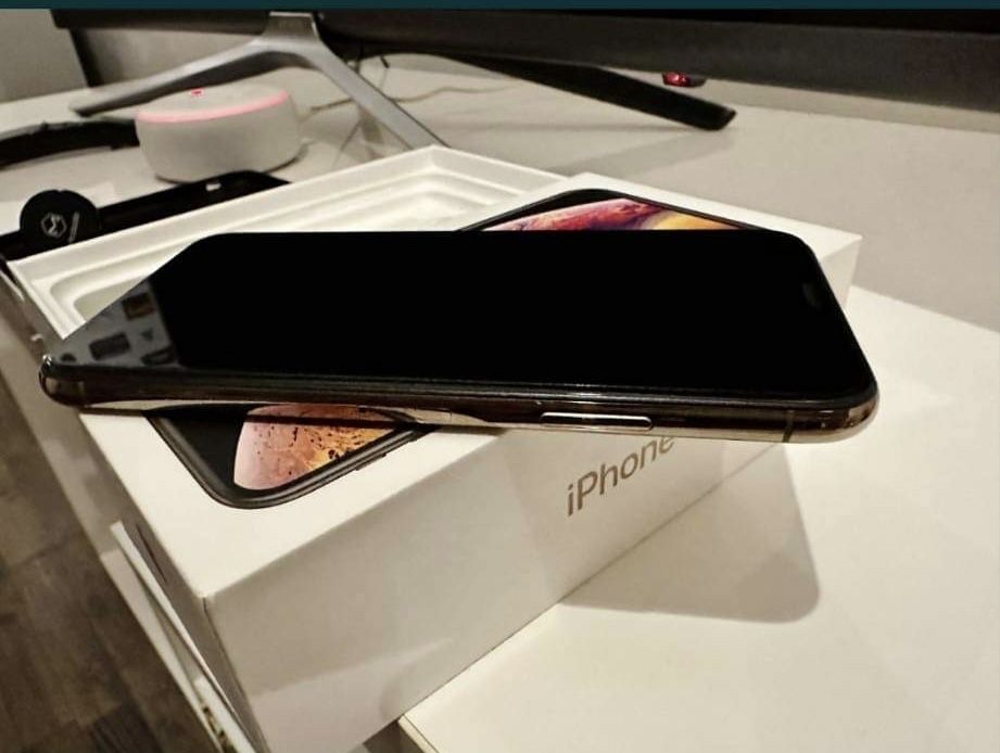 vînd iphone xs gold 256gb