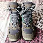 Дамски туристически обувки GarSport, подметка Vibram