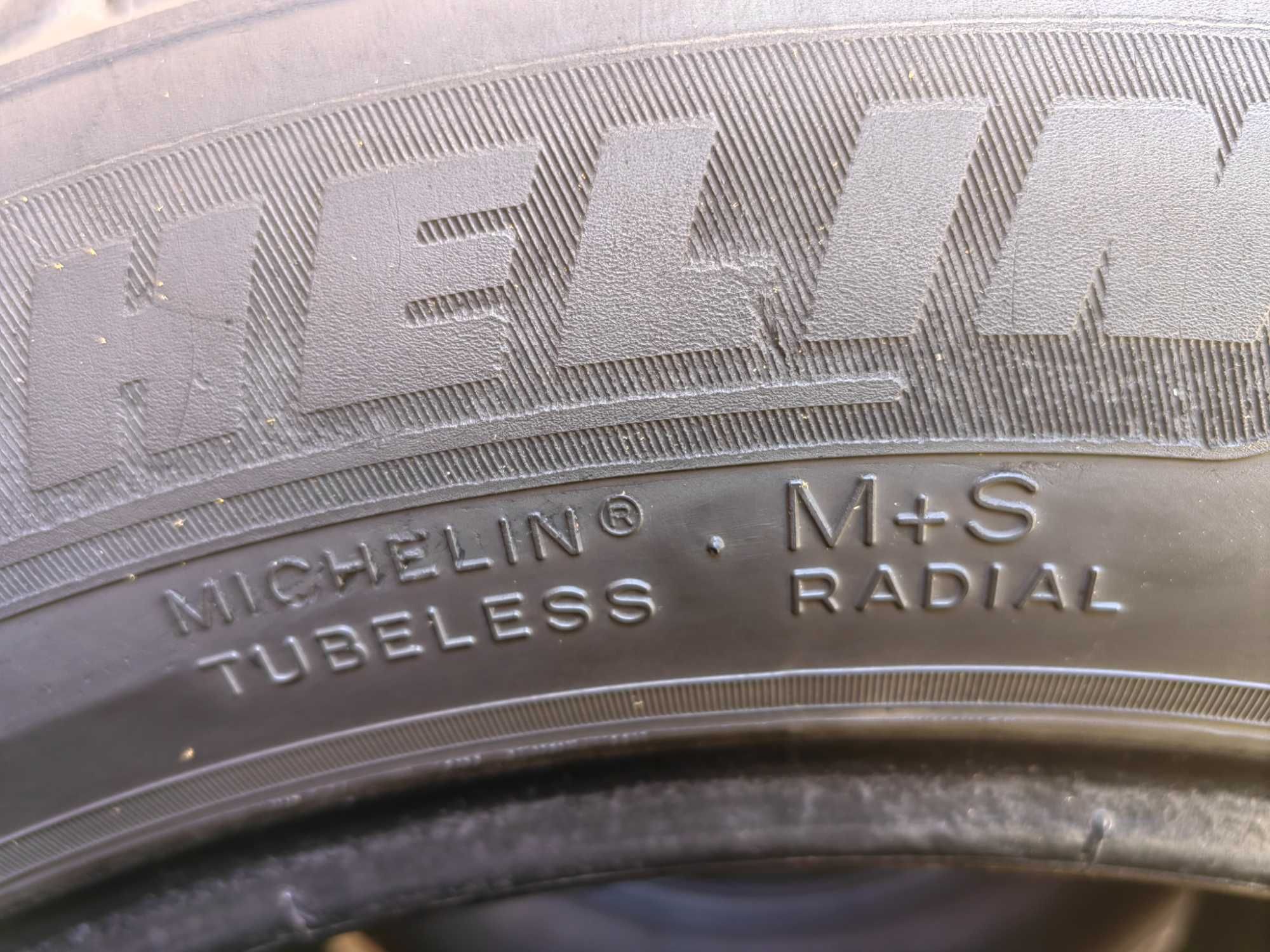 ГУМИ MICHELIN Всесезони 235/60/18