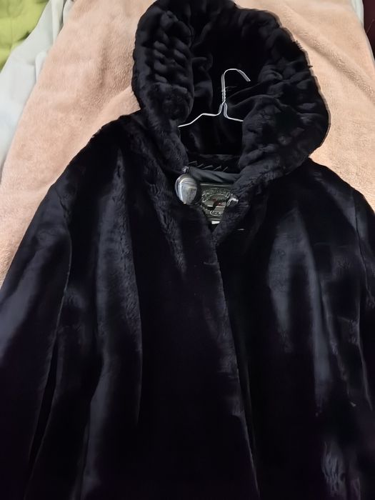Продавам зимно дамско палто