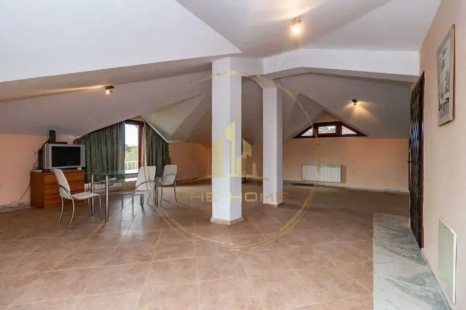 Дава се под наем Къща в Варна, Изгрев - 350 кв.м за 1500 € - Снимка #14