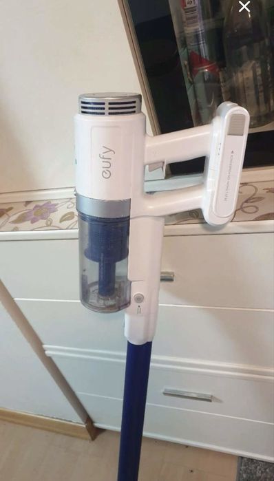 Aspirator de mana pe baterii