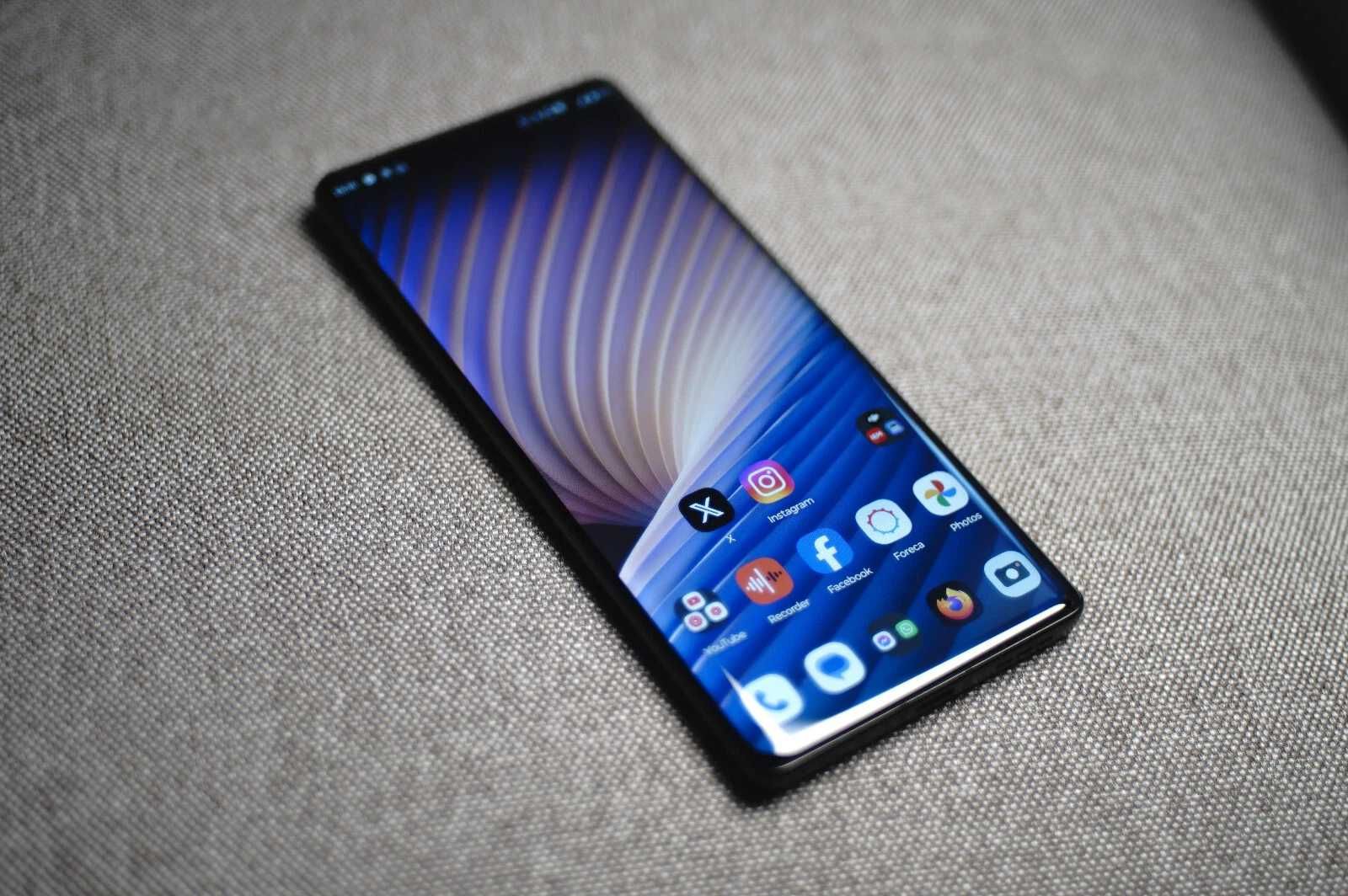 НОВ Motorola EDGE 40 Pro/X40 256GB 12GB Dual SIM + ПОДАРЪЦИ