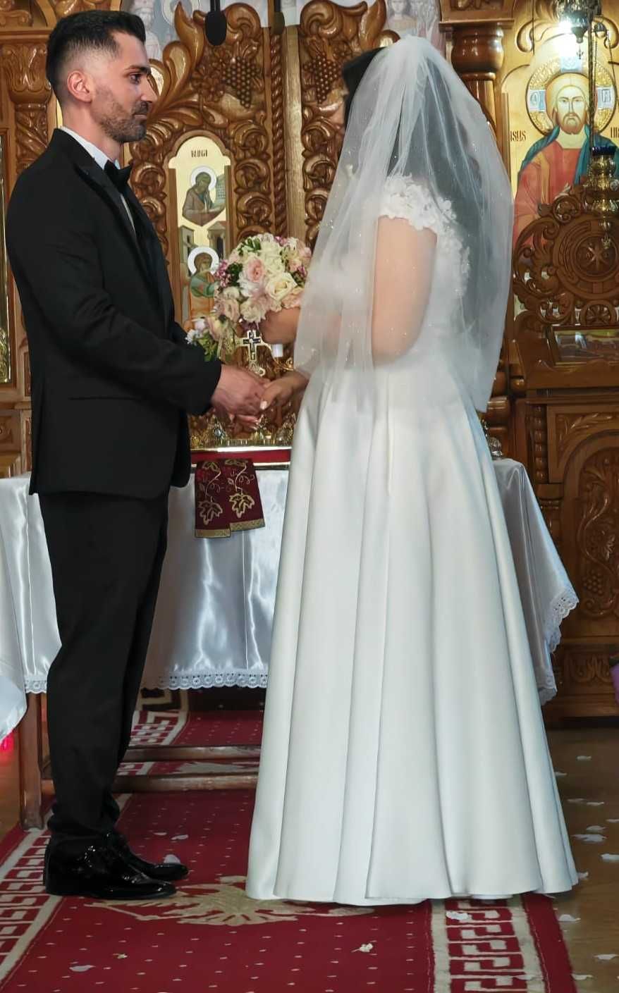 Rochie de mireasă din tafta,ivory, in cloș,mărime 40
