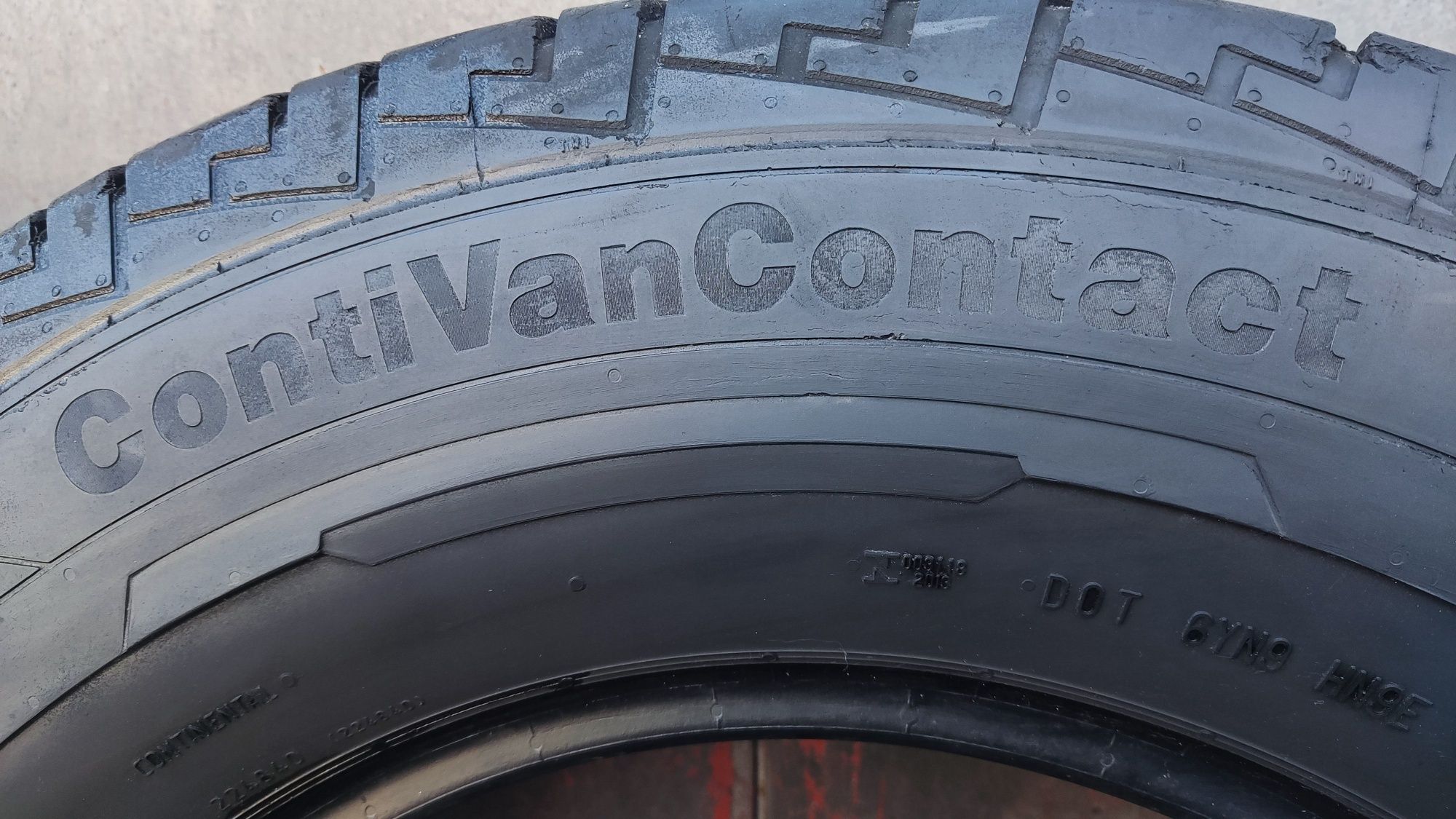 4бр. летни бусови гуми 225/75/16C , Continental Van Contact 100 
dot 1