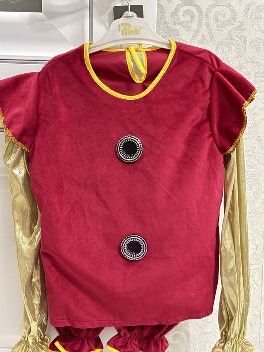 Детский костюм новая размер 38