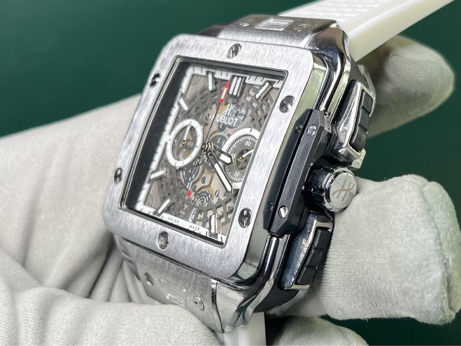 Бял hublot и черен Hulbot