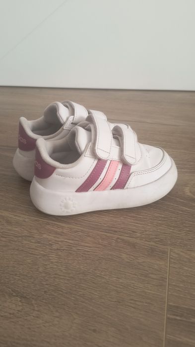 Маратонки за момиче Adidas