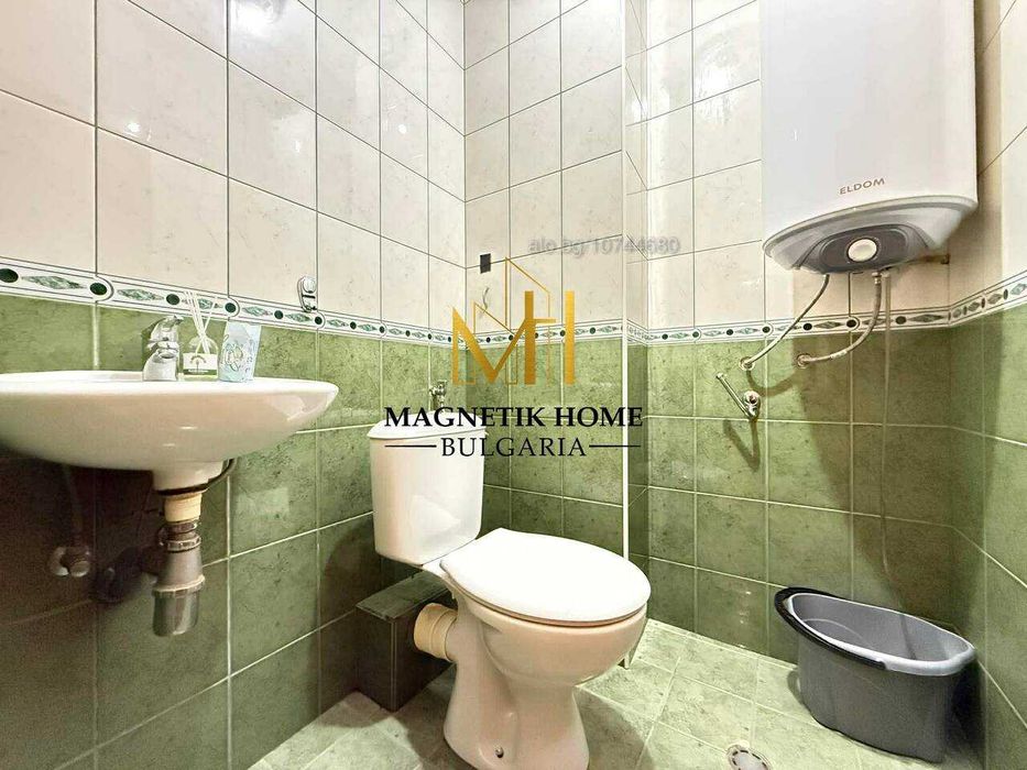 Просторен тристаен апартамент до Краснодар в ж.к. Възраждане