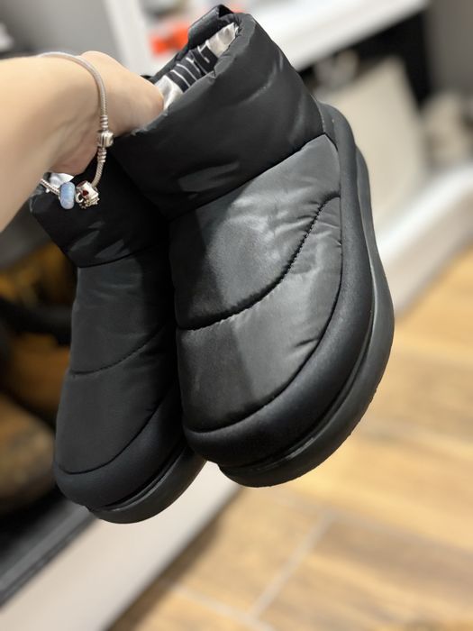 Дамски апрески UGG