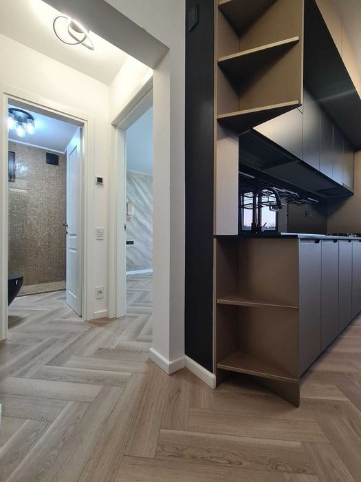 Închiriere 2 camere decomandat,  mobilat lux, metrou