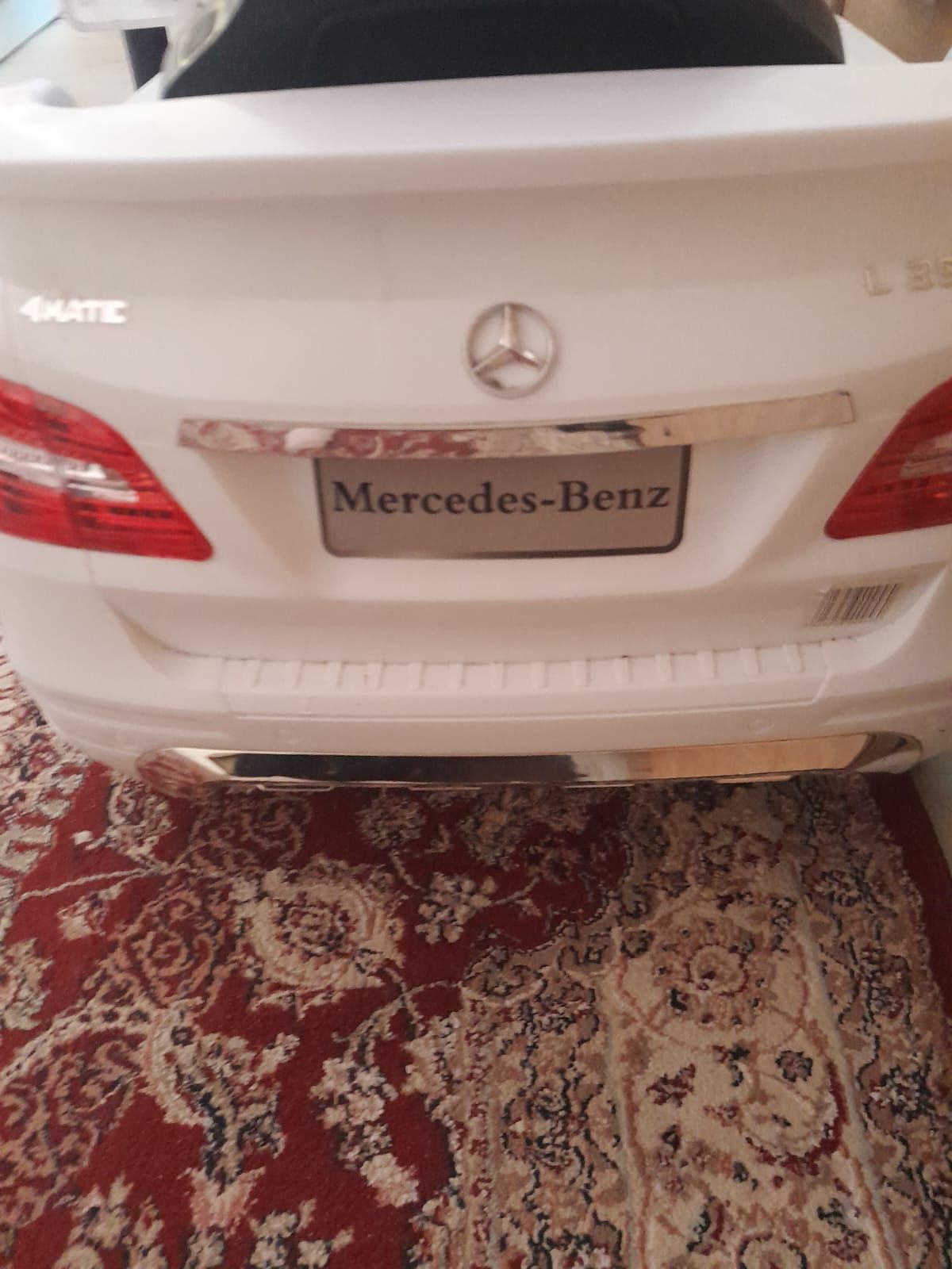 Mașinå Mercedes pentru copii de 1 An