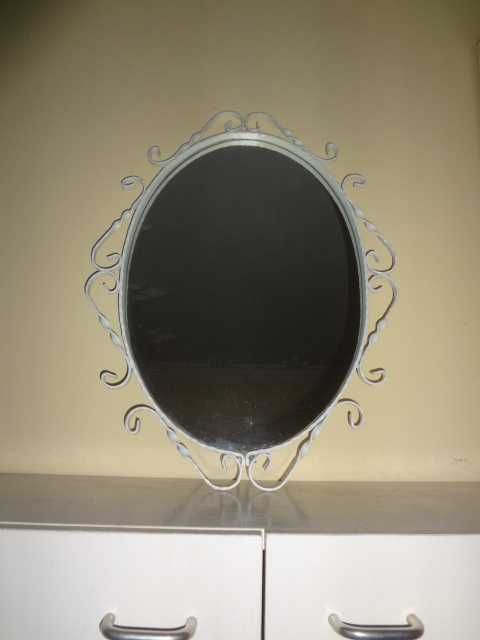 Винтидж огледало с метална рамка