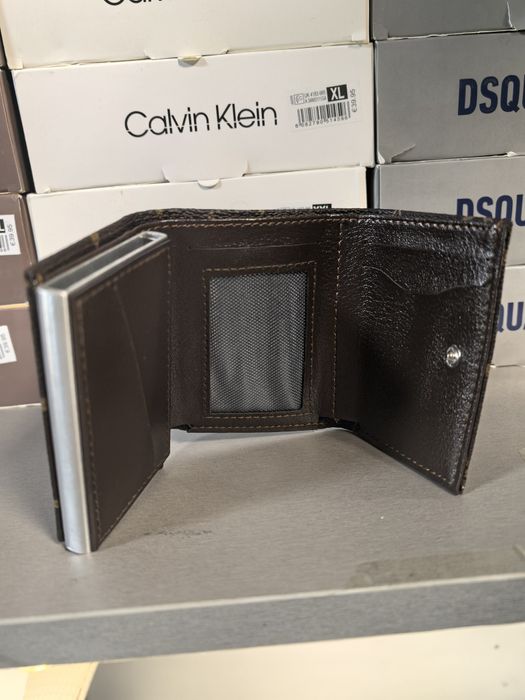 Luis Viton портфейл