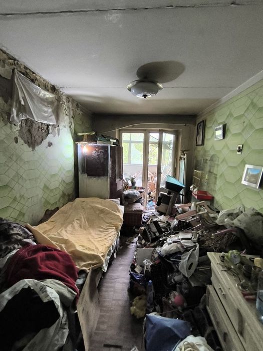 Продам 2ком. Последний этаж. Без ремонта. 57 кв.м