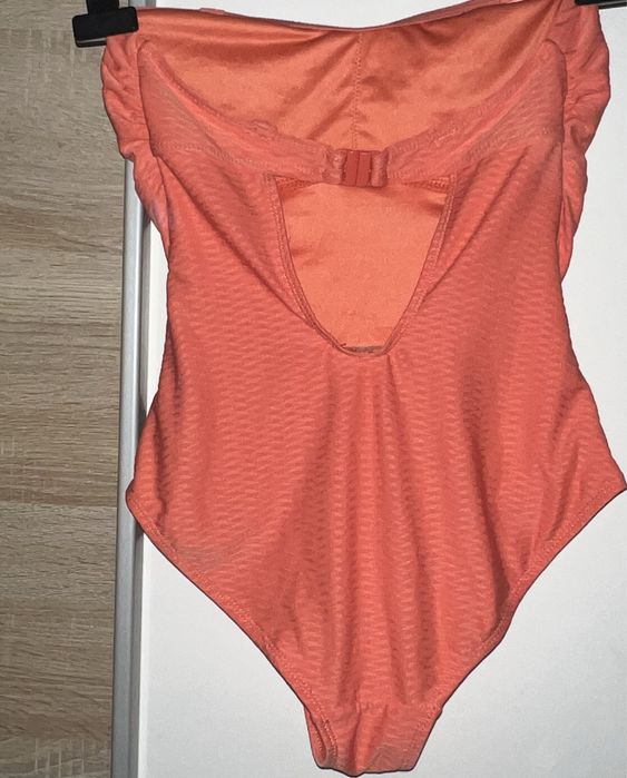 Costum de baie intreg