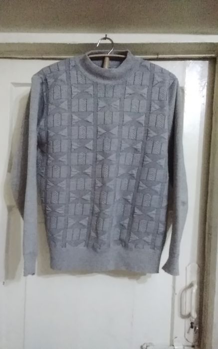 Продаем   мужской  пуловер